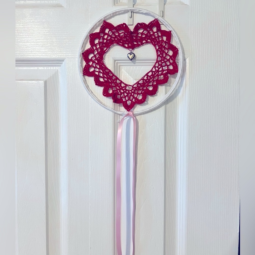 Handcrafted Red Heart Dreamcatcher - Picture 3 of 4